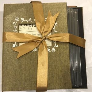 2 photo albums